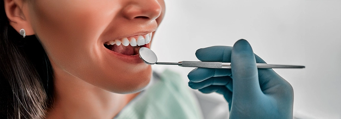 Hollywood Smile Risks in Turkey: Safety Guide for 2025 Patients